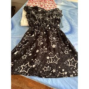 Kids Size 5 Lot Of Clothing (5 Items) Girls (dress, Cuddle Duds, Gymboree Skirt)
